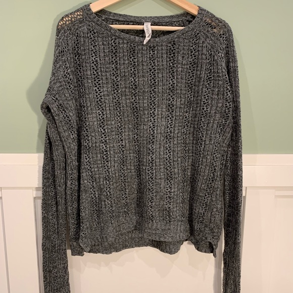 AÉROPOSTALE grey long sleeve - Picture 3 of 5